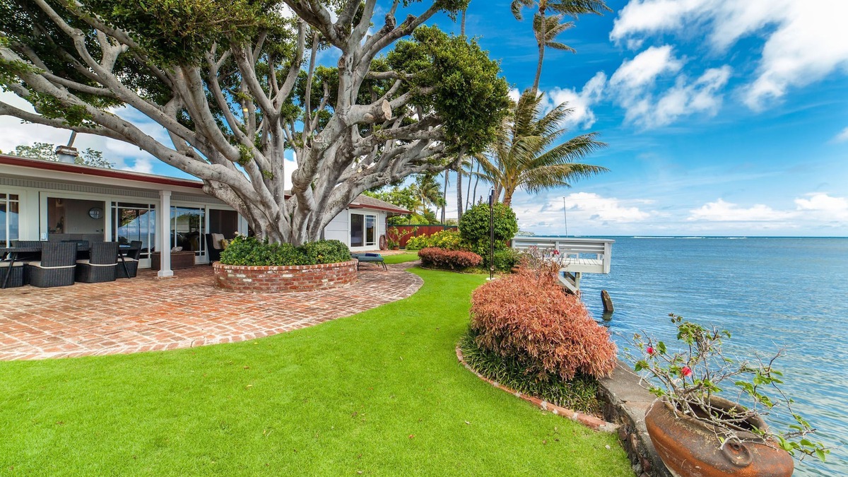 Eastern Honolulu House | Sunset View - Ocean Front - East Honolulu - Newly Upgraded