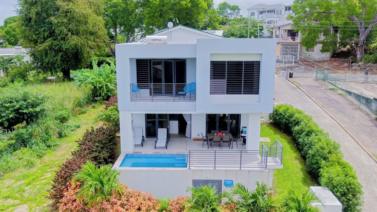 Mount Standfast Villa | Sunset views by DanTopia Villa in Holetown's west coast. Private pool & parking!