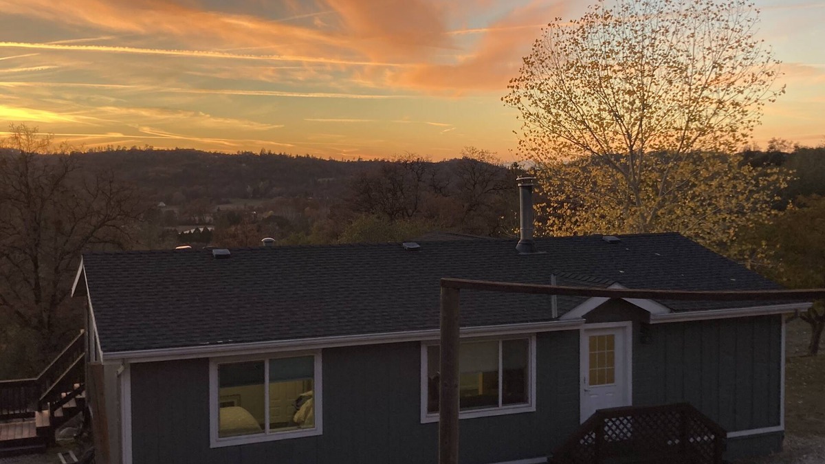 Penn Valley House | Sunset views in the foothills
