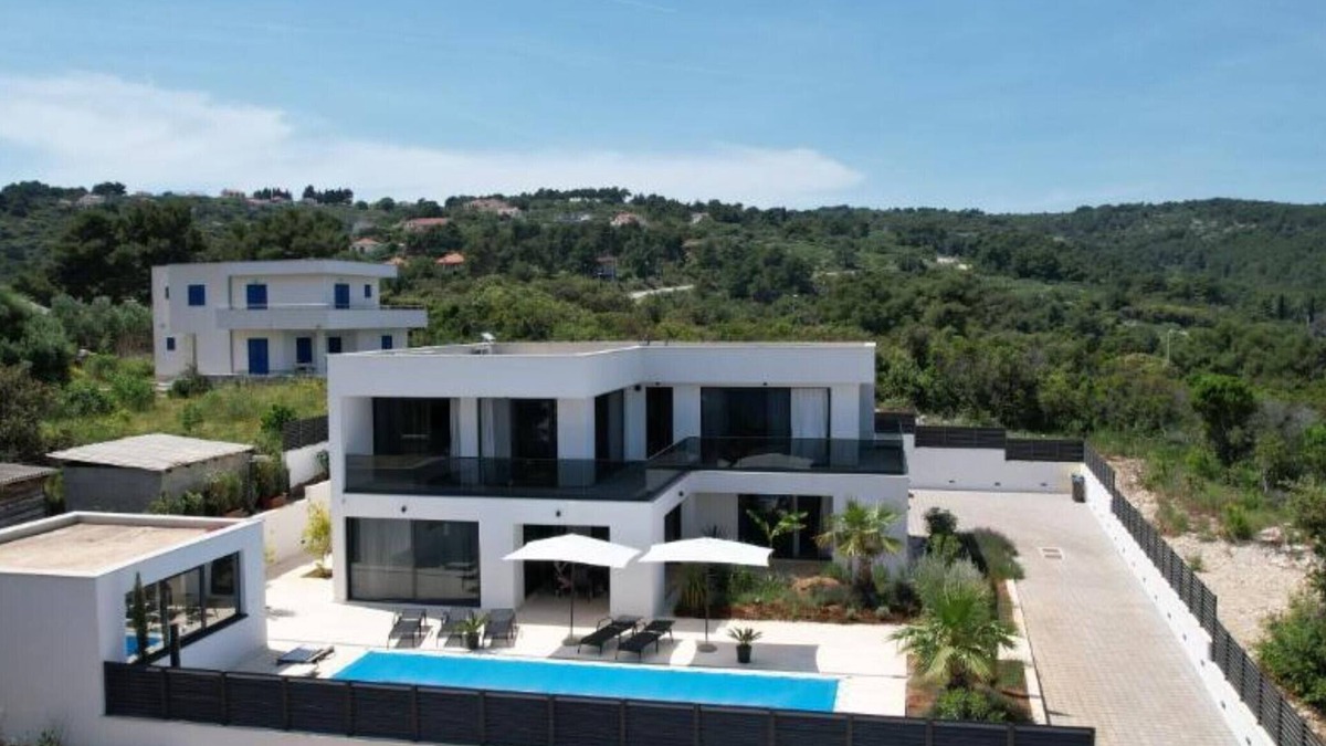 Rogac Villa | Sunset Villa Aves with Pool, Gym and Sauna - Four Bedroom Villa