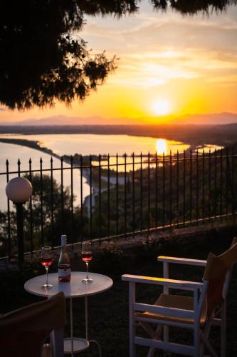 Karpenisi Apartment | Sunset Waves