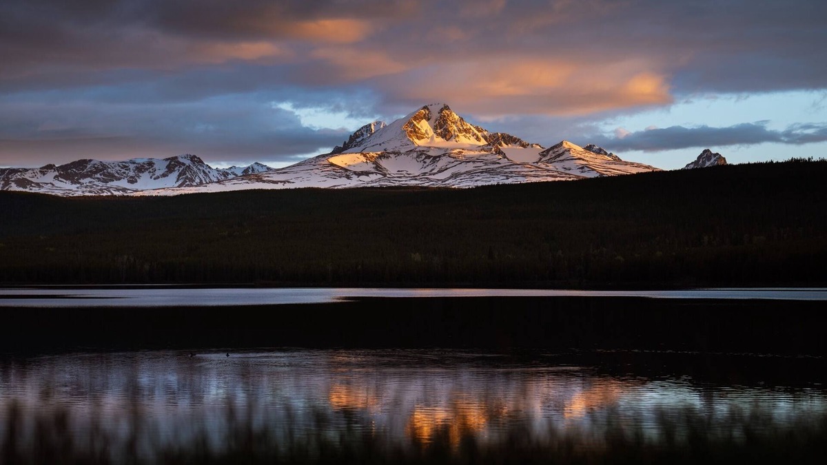 Chilcotin RV Rental | Sunset Wilderness Camp Lakefront Glamping Campground With Stunning Views
