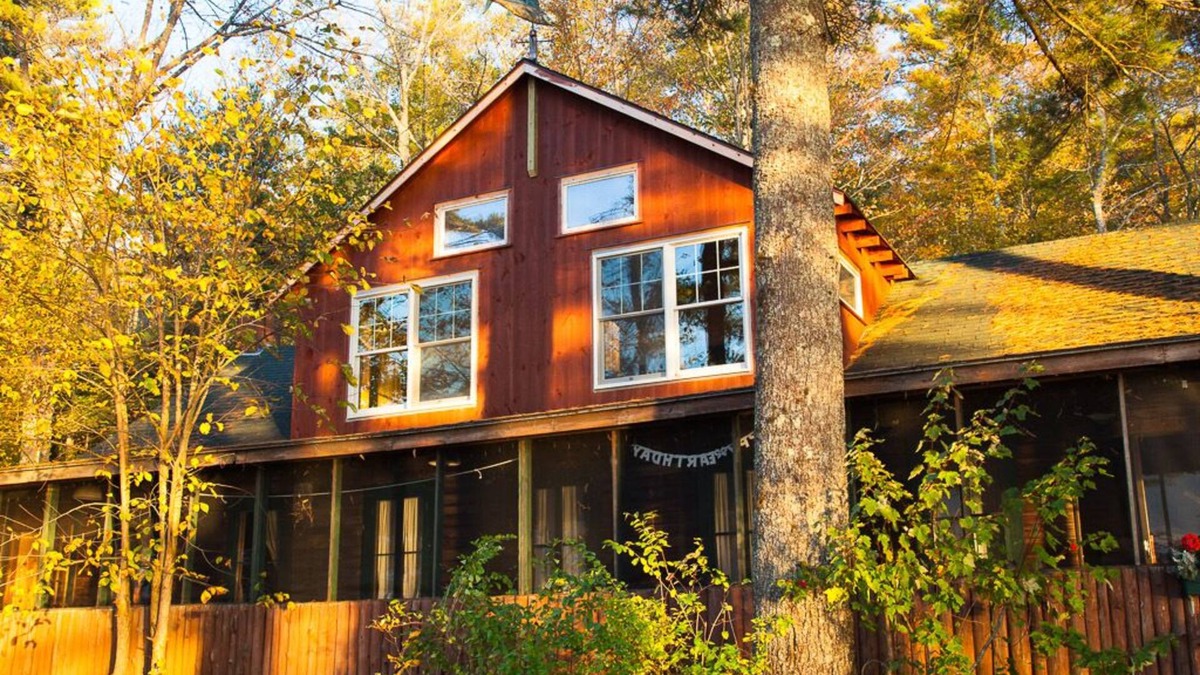 Jefferson Cabin | SunsetLodge Rustic Lakeside Cabins & Lodge with Sunset Views for Reunions/Groups