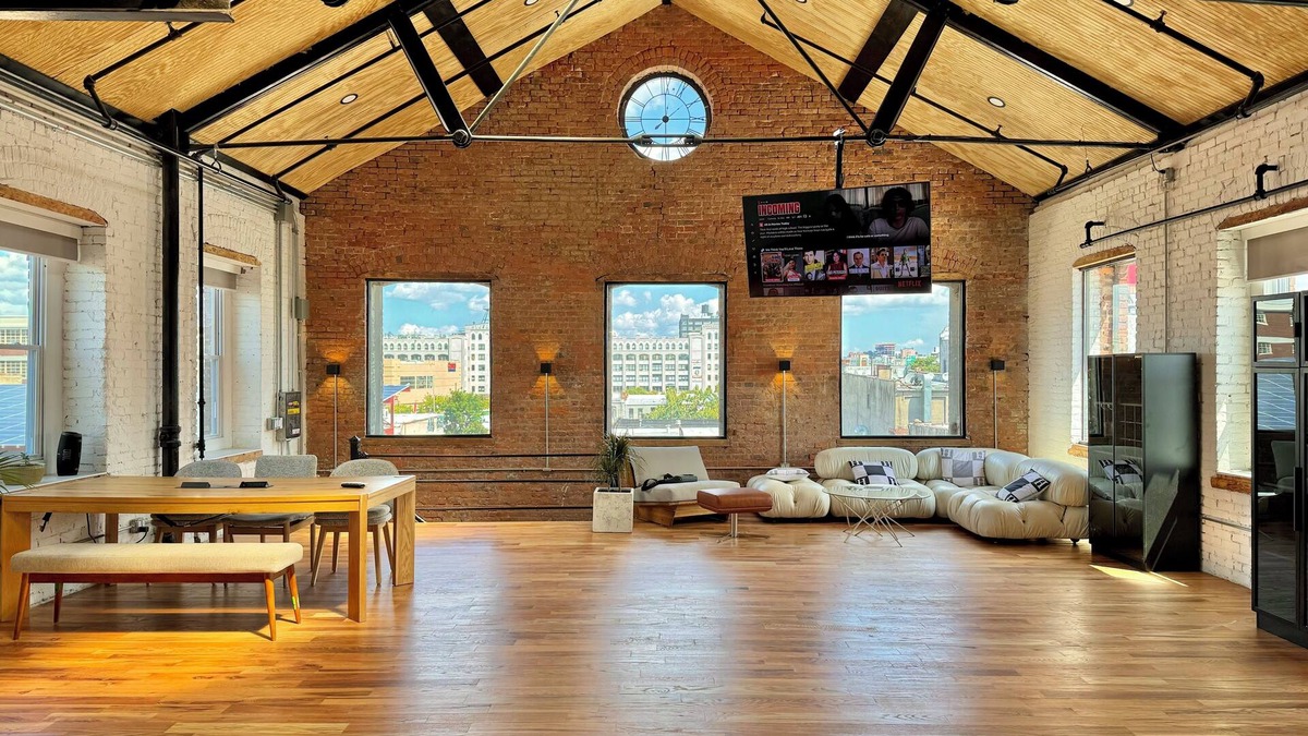 Brooklyn Apartment | Sunsetpark Clocktower Loft next to Industry City