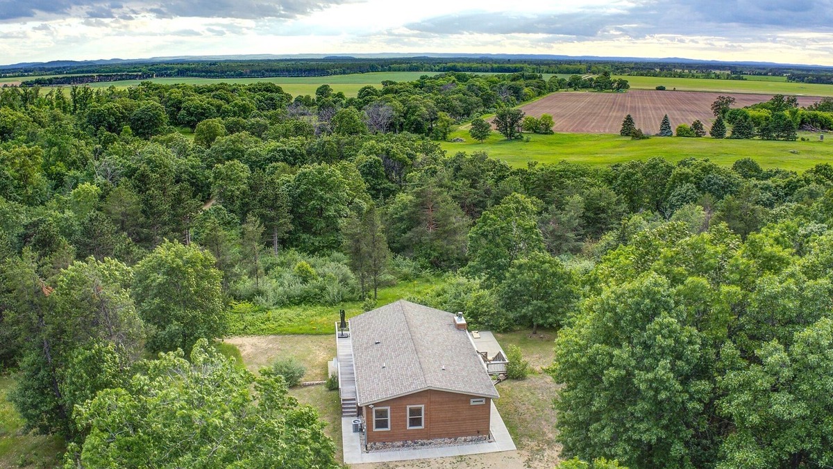 Wisconsin Dells House | Sunsets | 2 Living Spaces & Games | Close to Dells