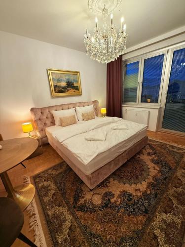 Hundsturm Apartment | Sunsets and Sunrise Luxury Suites by Milochev