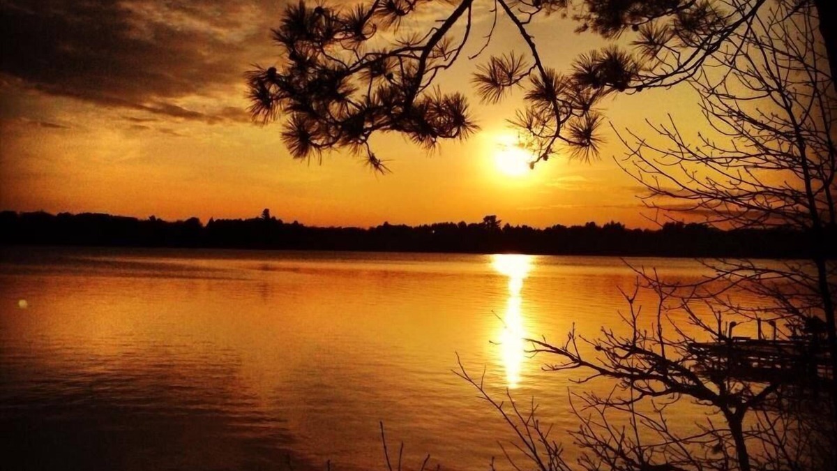 Moose Lake Cabin | Sunsets and Swimming.what more could you ask for?