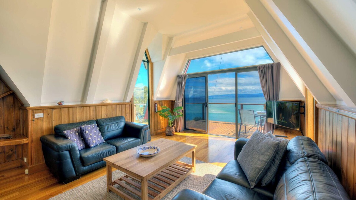 Coles Bay House | Sunsets - Freycinet Holiday Houses