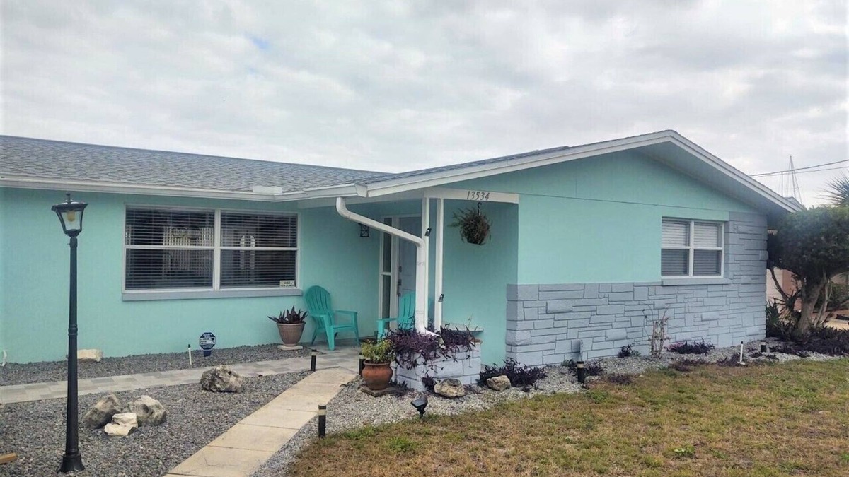 Sea Ranch On The Gulf House | Sunsets, nature and dolphins oh my! Private dock, minutes to the gulf. 3br/2bth