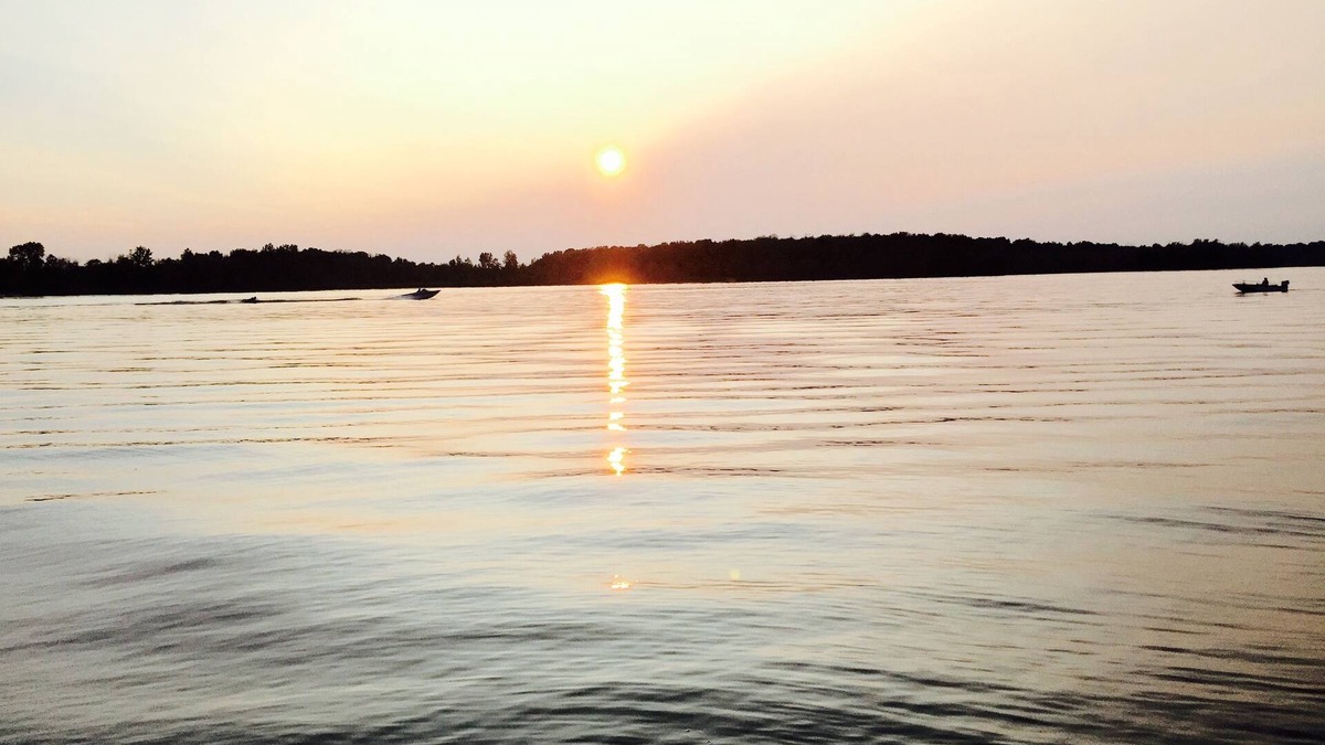 Leesburg House | Sunsets on Little Tippy Lake