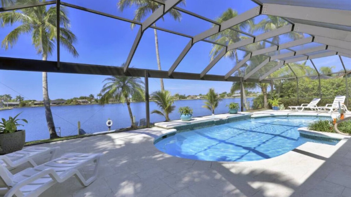 Pelican House | Sunsets, Warm Pool -Million Dollar View -See our Video/360 Tour/5-star reviews