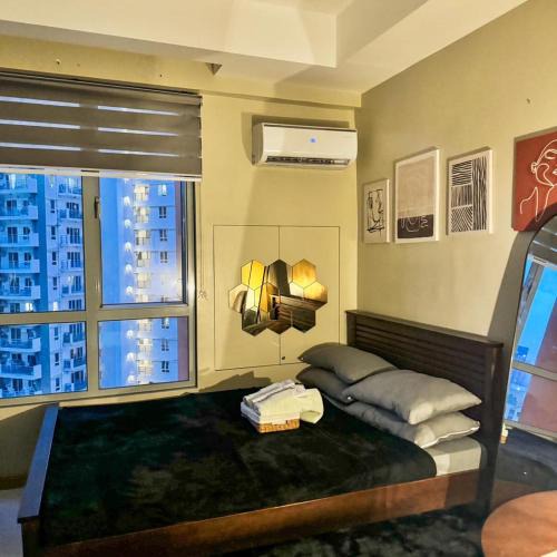 Pasig Apartment | Sunshine 100 Stylish Condo by The Capital Cabin