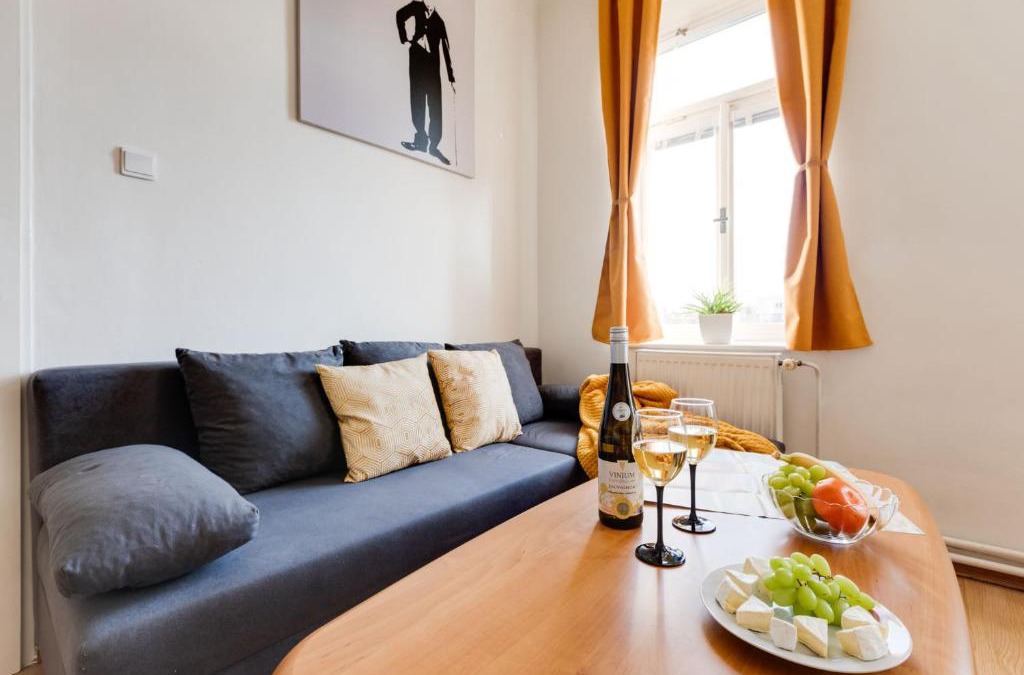 Hostivar Apartment | Sunshine Apartment near the City center