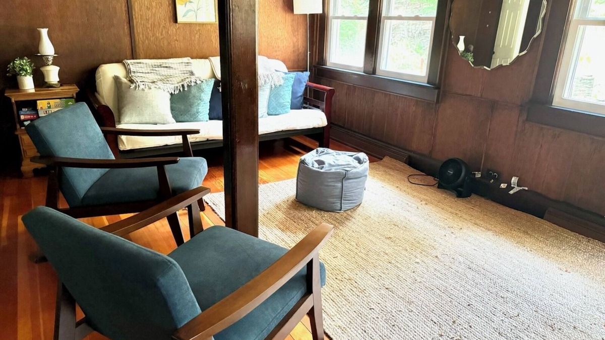 Smallwood Cottage | Sunshine Country Cottage near Bethel Woods Center for the Arts