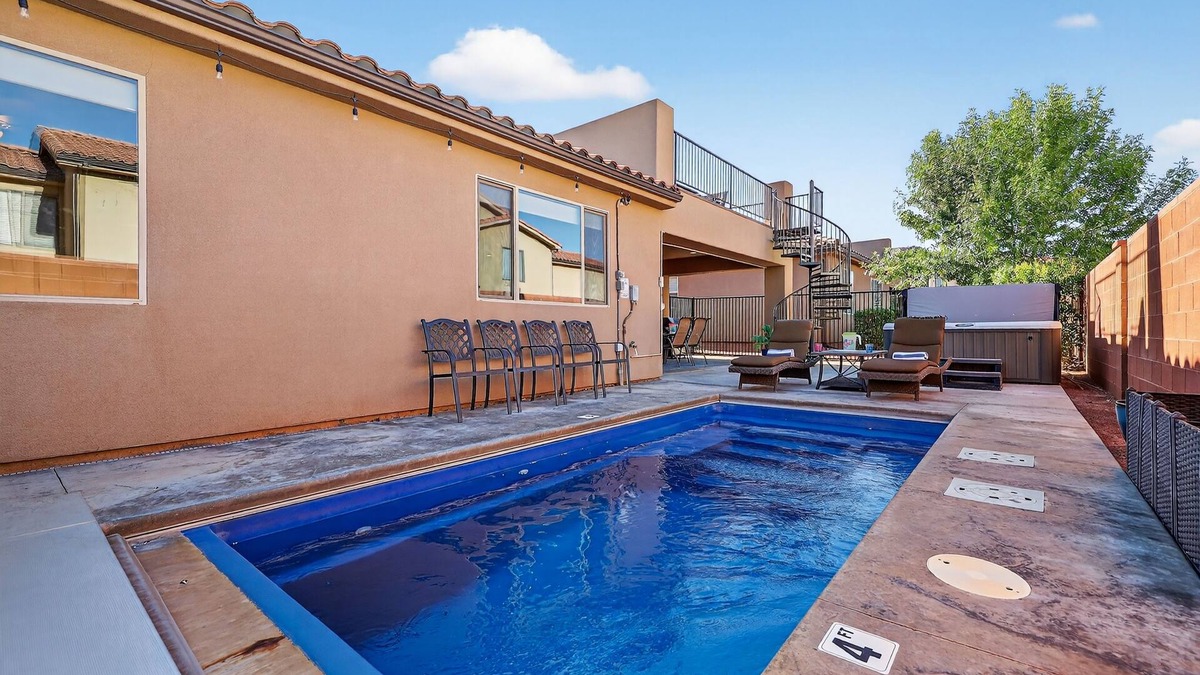 Santa Clara House | Sunshine, fun, and summer memories do not ever have to come to an end!