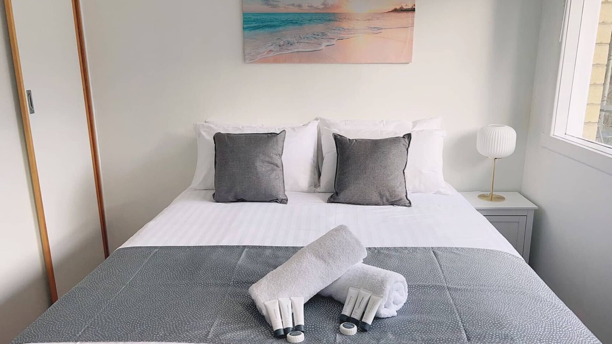 Lenah Valley Villa | Sunshine Holiday Villa