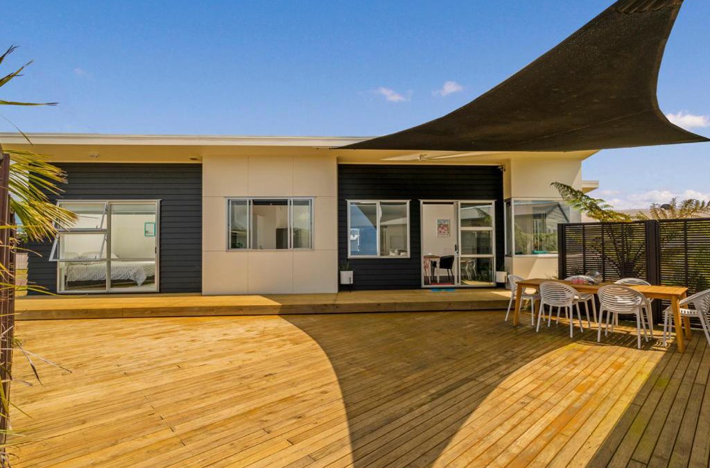 Matarangi House | Sunshine Holidaze - Matarangi Holiday Home