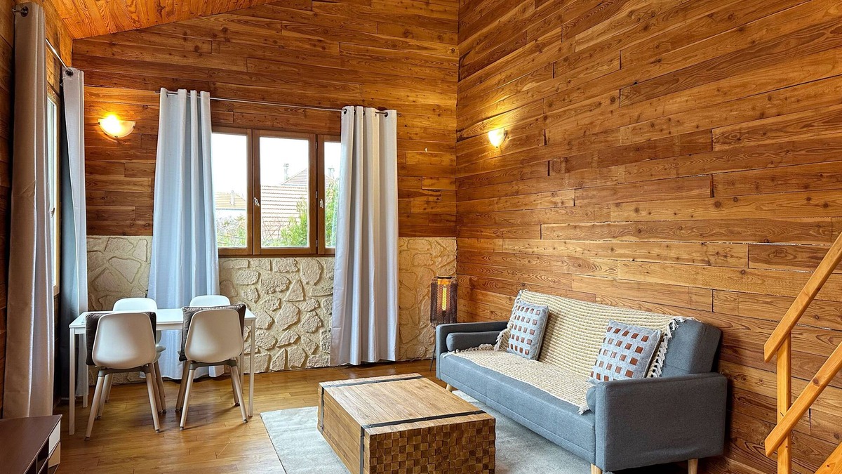 Bagneux Apartment | Sunshine House/with private yard/150m to Metro