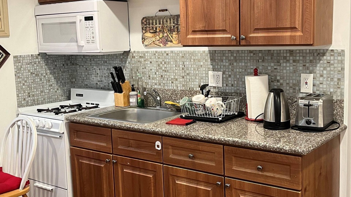 Valley Glen Bed & Breakfast | Sunshine LA BnB