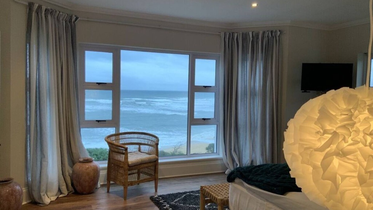 Port Alfred Villa | Sunshine Modern Retreat
