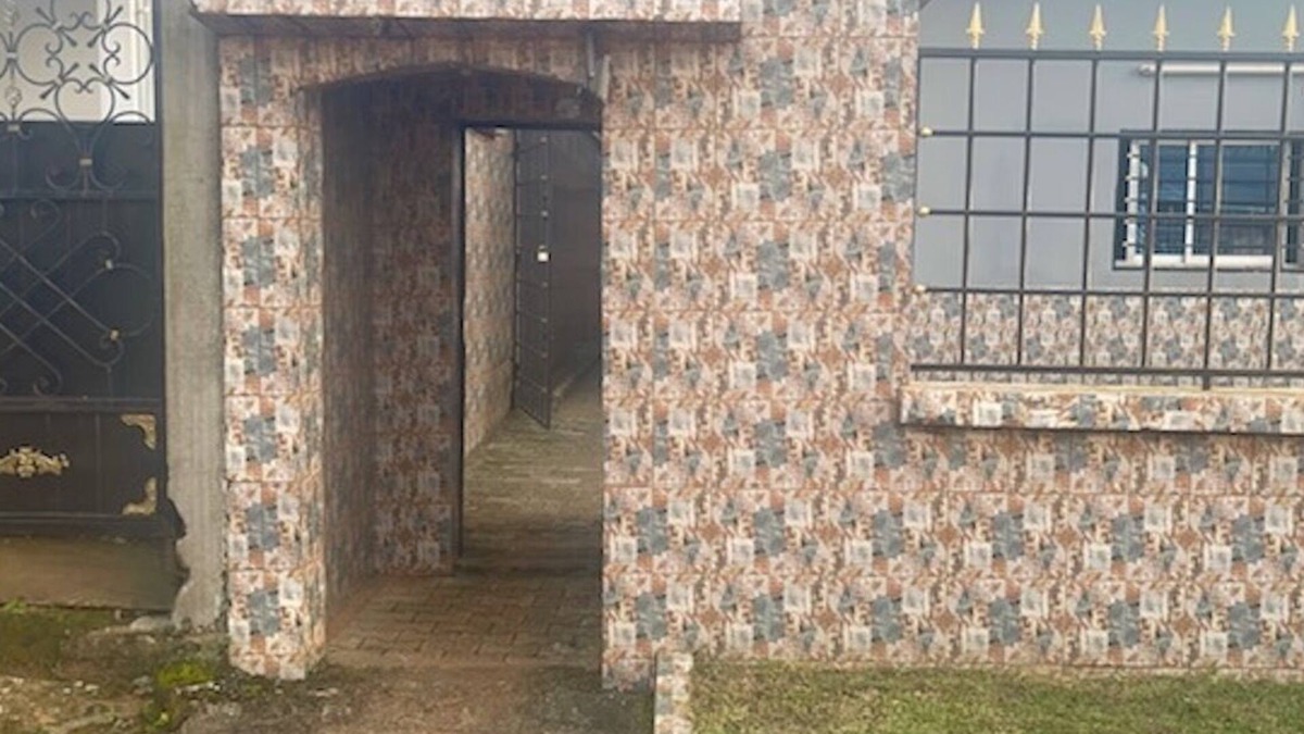 Douala Villa | sunshine Place is a cheeful and clean 6-Bedroom villa compound with lot of space