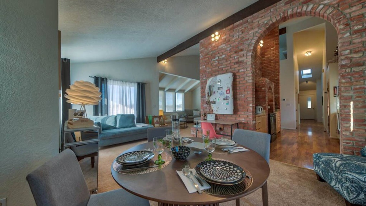 Powell House | Sunshine Retreat- quiet home near Northwest College!