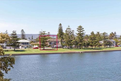 Glenelg North House | Sunshine Sea Retreat Glenelg Beachside Bliss