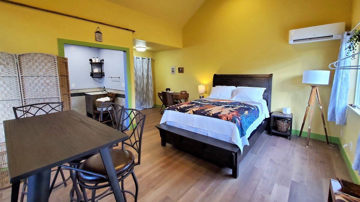 Medford Apartment | Sunshine Studio - Private apt and yard (eco, solar)