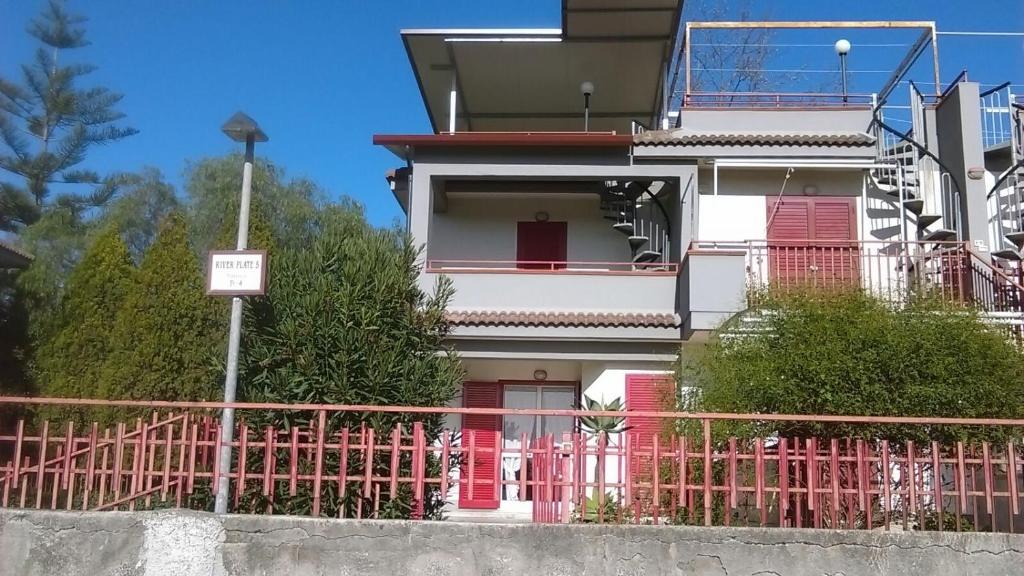 Fondachello House | Sunshine Villa