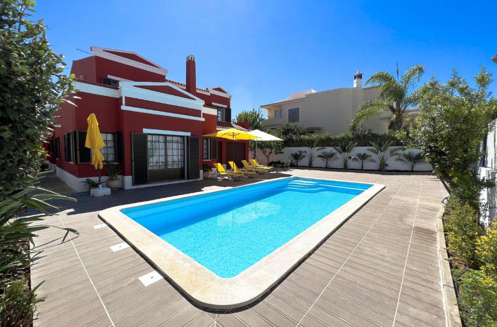 Gambelas Villa | Sunshine Villa