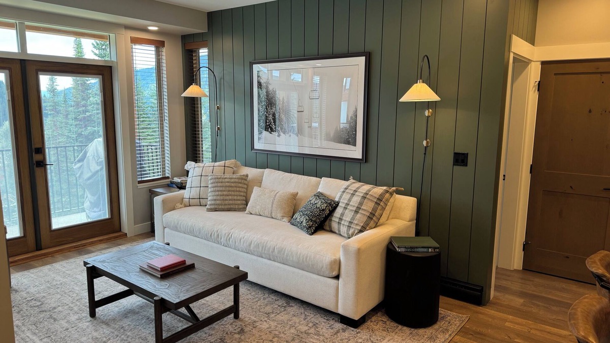 Sun Peaks House | SunSlope | New 2 BR Ski In/Ski Out Designer Home w/EV Charger & Private Hot Tub