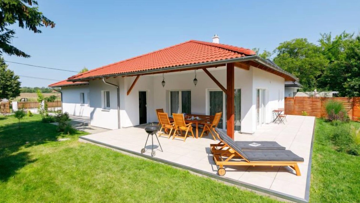 Balatonoszod House | Sunstreet by Interhome
