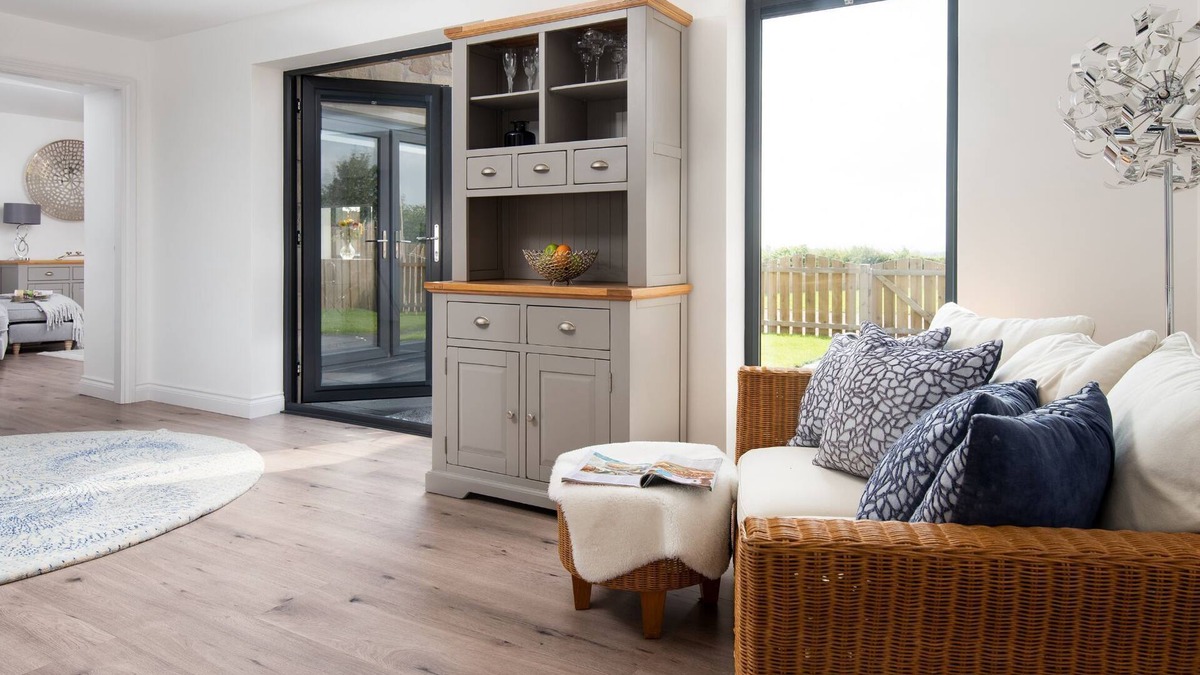 Berwick-upon-Tweed Cottage | SUNWICK COTTAGE - A spacious immaculate 3 bedroom pet friendly cottage near Berwick-Upon-Tweed