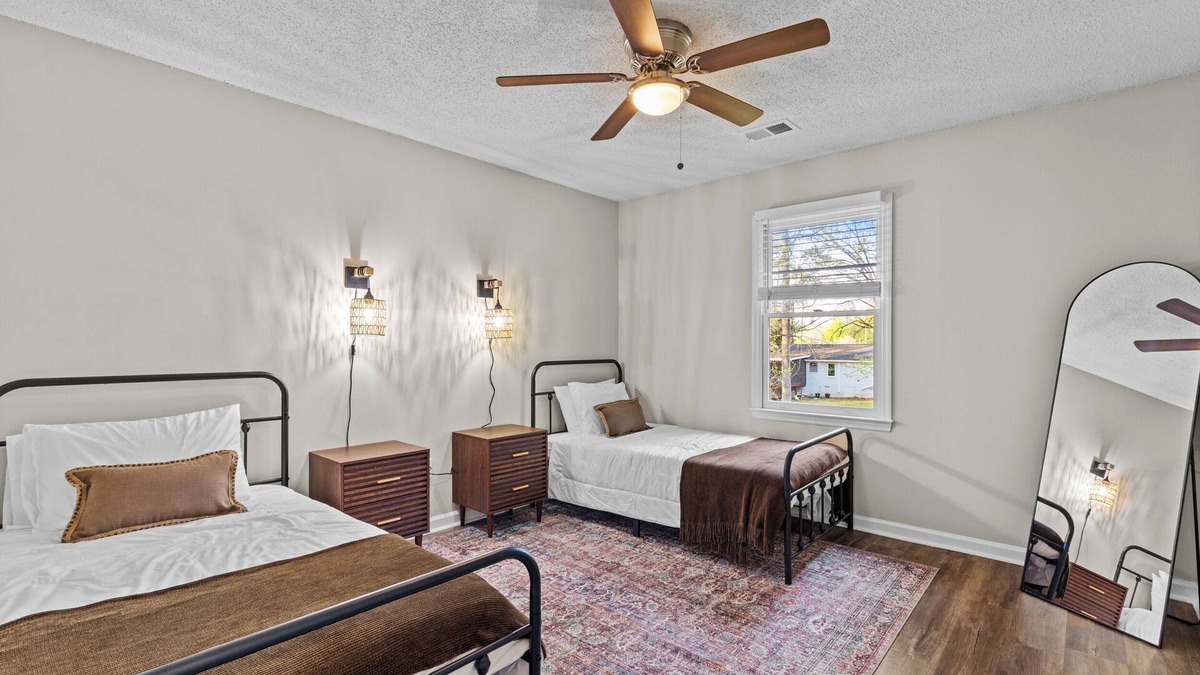 Watkinsville House | Sunwoven Townhouse half a mile to downtown!