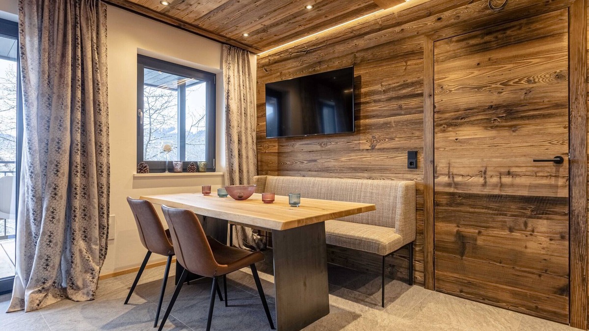 Sankt Martin am Tennengebirge Apartment | Superior apartment with 2 bedrooms. & infinity pool