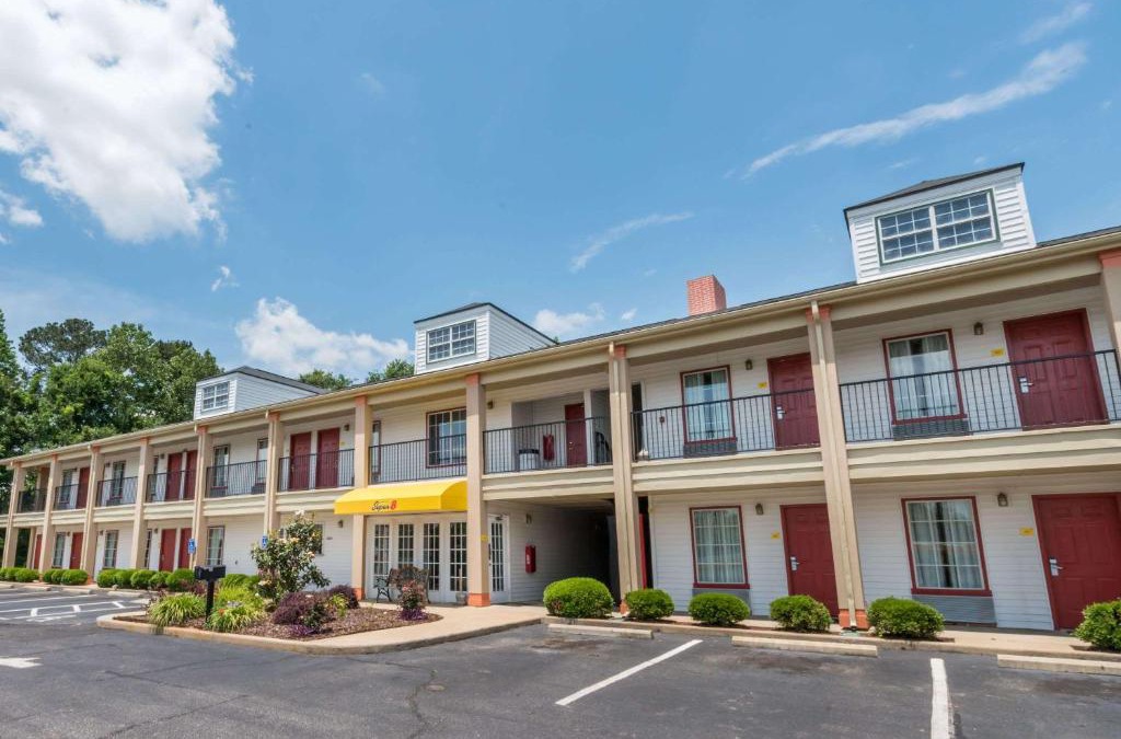 Alexander City Hotel | Super 8 by Wyndham Alexander City