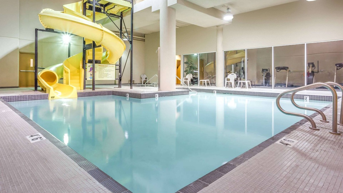 Abbotsford Hotel | Super 8 by Wyndham Abbotsford BC