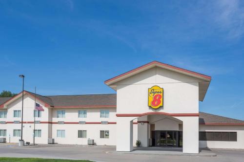 Alma Hotel | Super 8 by Wyndham Alma