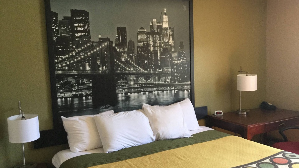 Amsterdam Hotel | Super 8 by Wyndham Amsterdam