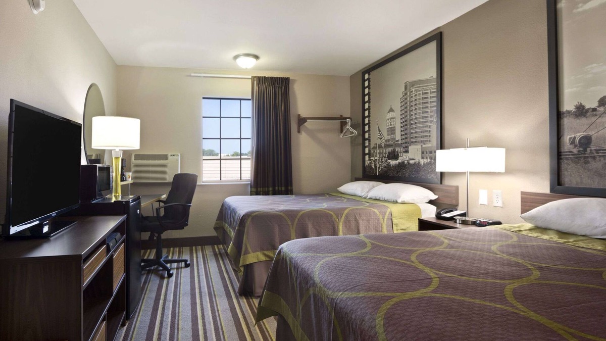 Ardmore Hotel | Super 8 by Wyndham Ardmore