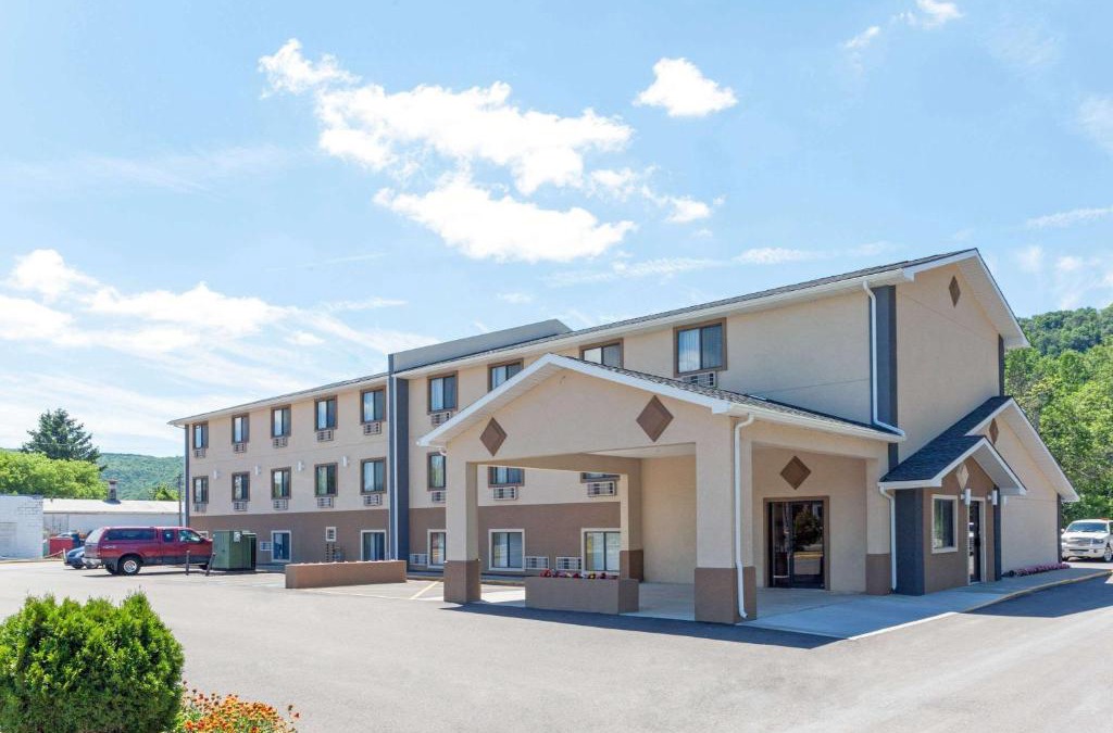Bath Hotel | Super 8 by Wyndham Bath Hammondsport Area