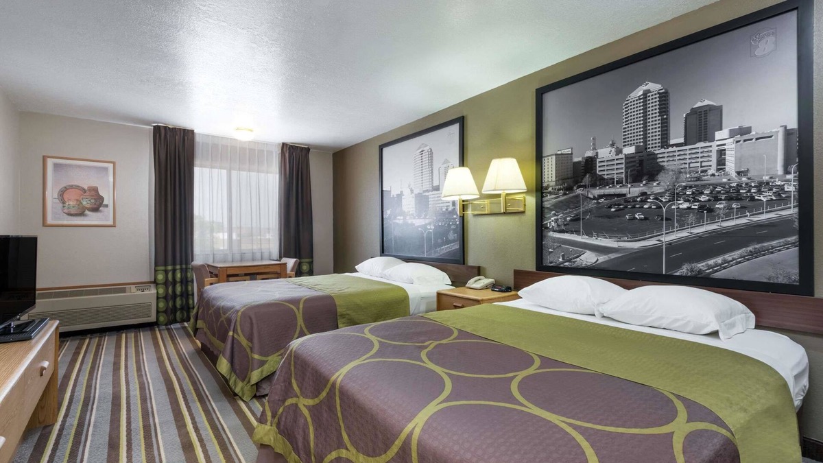 Bernalillo Hotel | Super 8 by Wyndham Bernalillo
