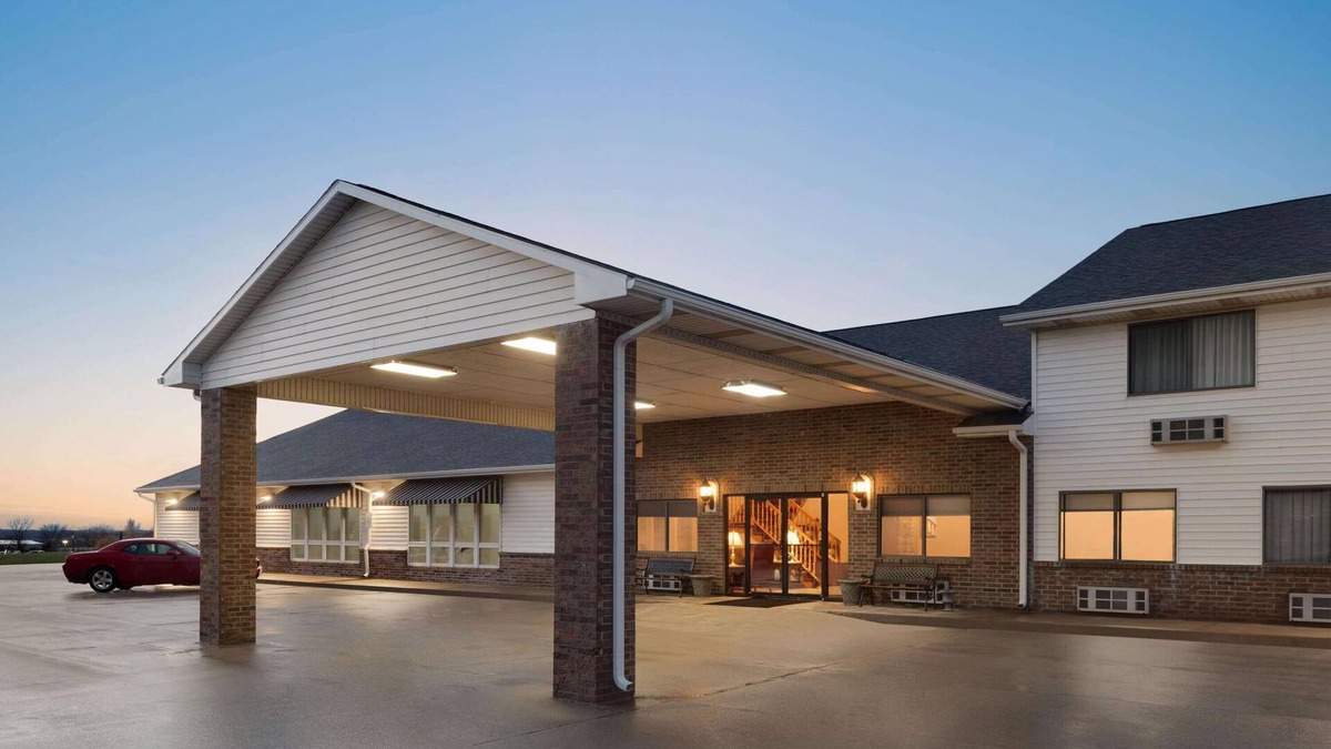 Bethany Hotel | Super 8 by Wyndham Bethany MO