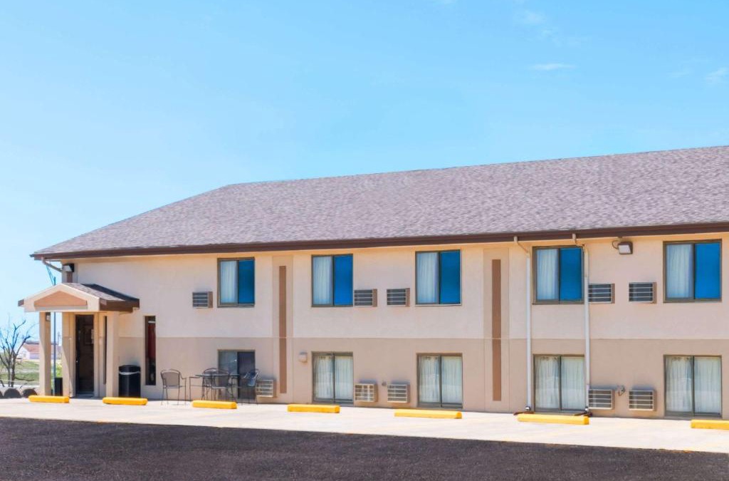 Bowman Hotel | Super 8 by Wyndham Bowman