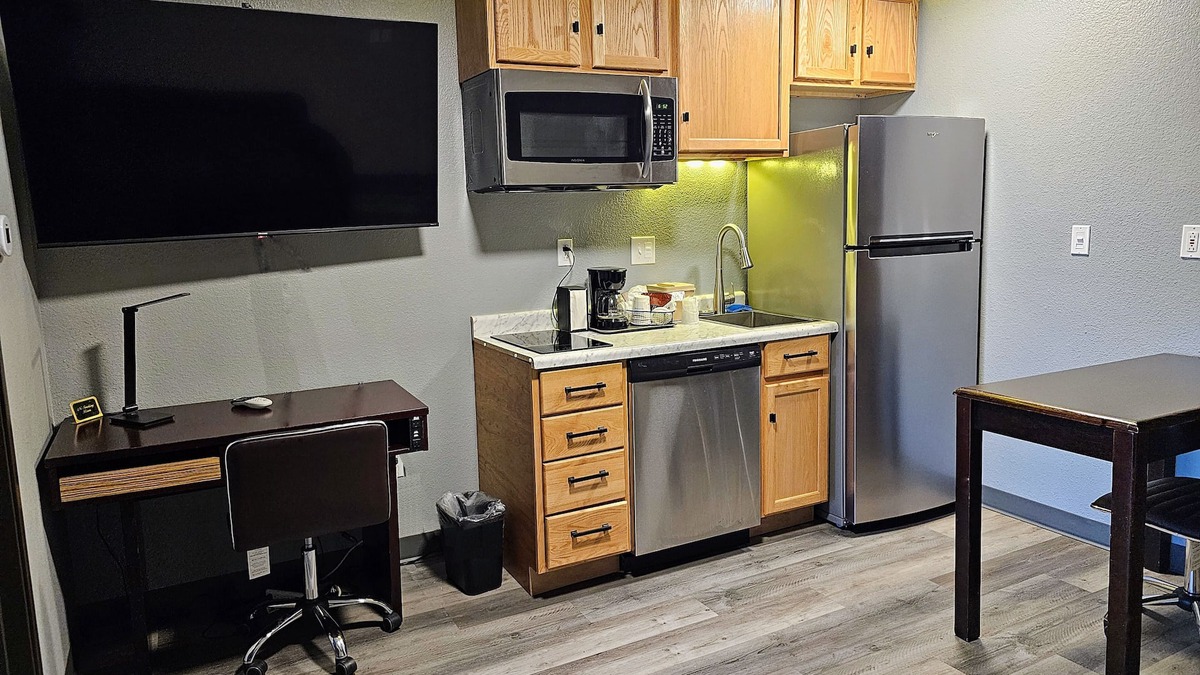 Cloverdale Hotel | Super 8 by Wyndham Cloverdale IN