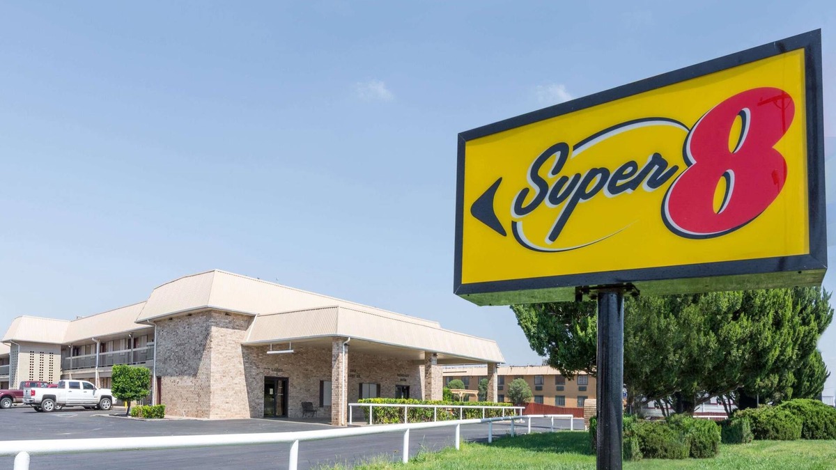 Clovis Hotel | Super 8 by Wyndham Clovis