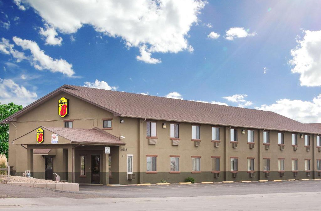 Colby Hotel | Super 8 by Wyndham Colby