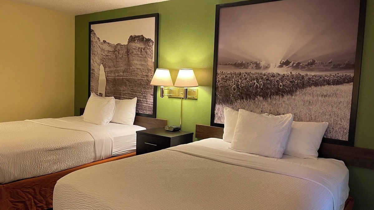 Colby Hotel | Super 8 by Wyndham Colby