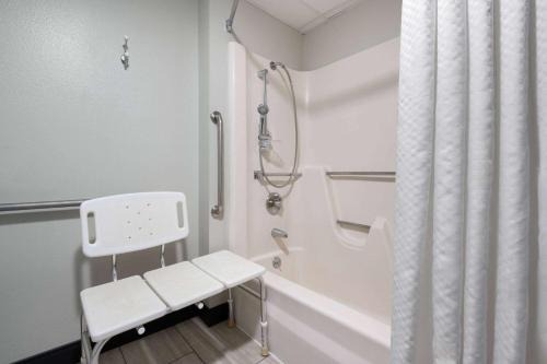 Columbus Hotel | Super 8 by Wyndham Columbus