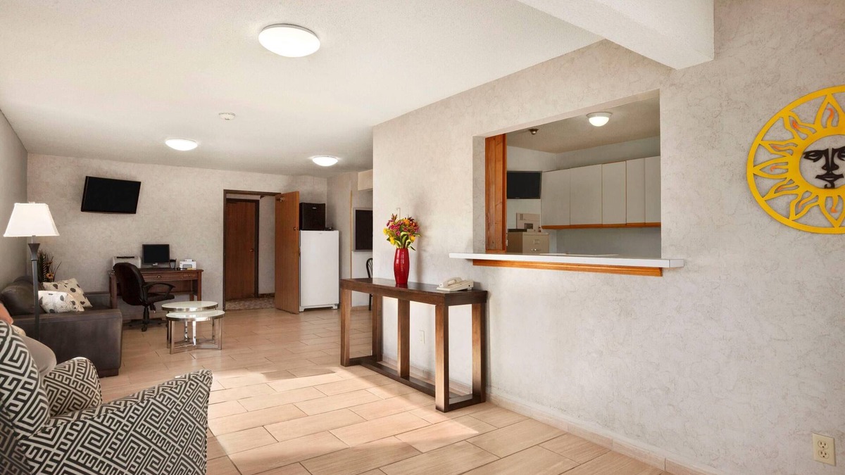 Concordia Hotel | Super 8 by Wyndham Concordia